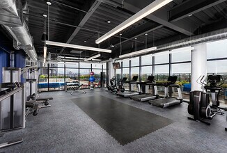 1025 W Addison St in Chicago, IL - Building Photo - Building Photo