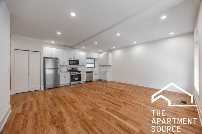 property at 652 W Gordon Terrace