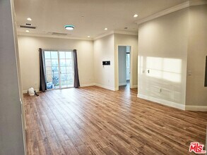 944 S Serrano Ave in Los Angeles, CA - Building Photo - Building Photo