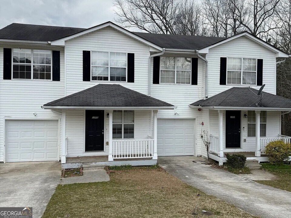 1200 Pinedale Cir NW in Conyers, GA - Building Photo