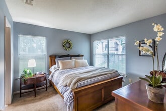 Stone Ridge at Germantown Falls in Memphis, TN - Foto de edificio - Interior Photo