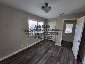 1319 Palomar Cir in Sacramento, CA - Building Photo - Building Photo