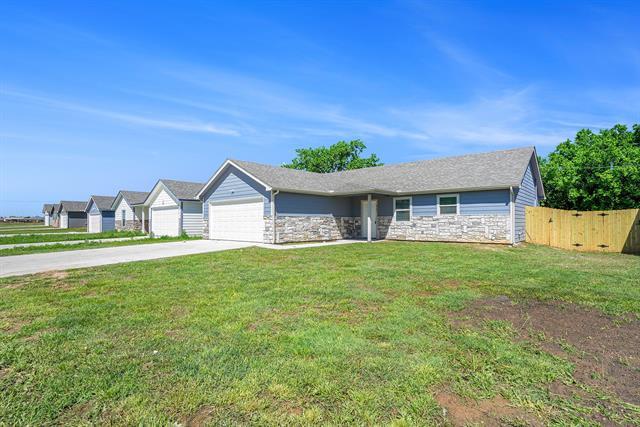 417 S Cleburne Whitney Rd in Rio Vista, TX - Building Photo