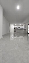 3076 NW 59th St in Miami, FL - Building Photo - Building Photo