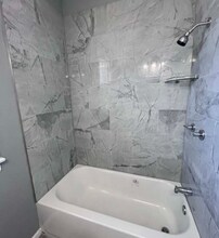 5515 S Winchester Ave-Unit -1 in Chicago, IL - Building Photo - Building Photo