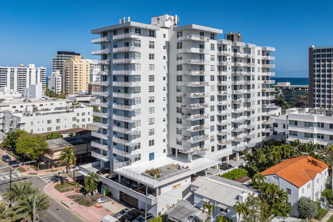 Clearview Towers in Miami Beach, FL - Building Photo