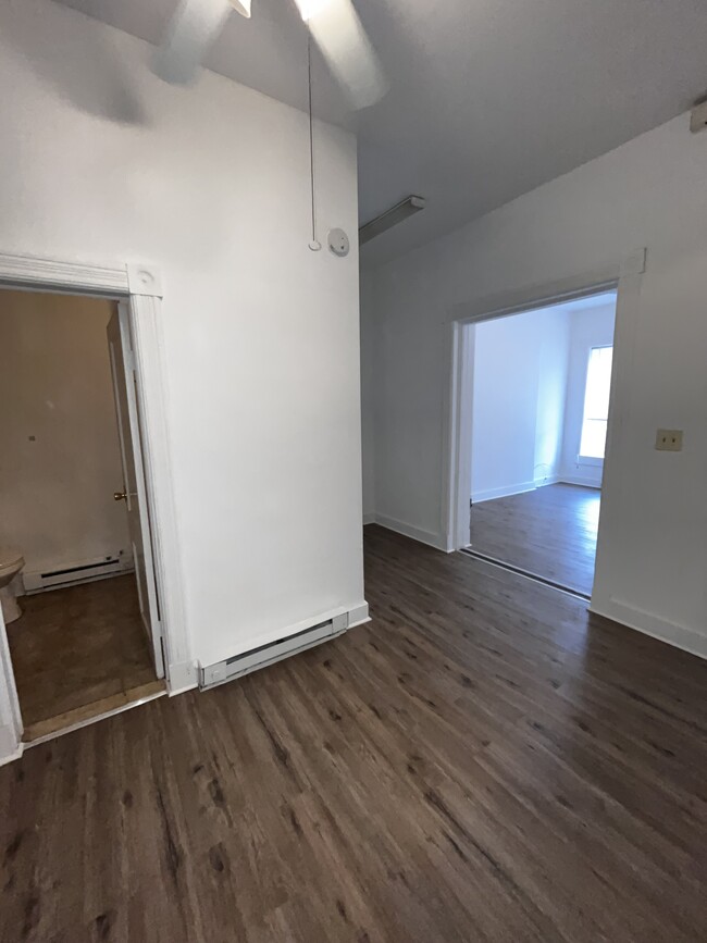 120 Lark St, Unit 1st Floor in Albany, NY - Foto de edificio - Building Photo