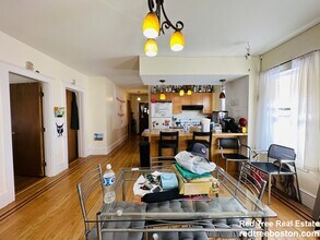 28 Cherry St, Unit #1 in Somerville, MA - Building Photo - Building Photo
