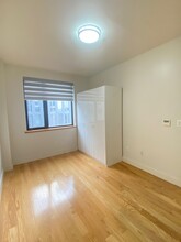 42-22 Crescent St, Unit 8C in Queens, NY - Building Photo - Building Photo