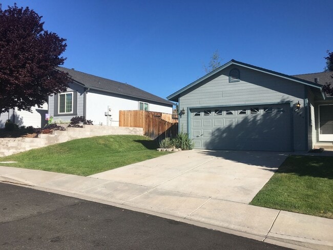 4695 S Cactus Hills Dr in Sparks, NV - Building Photo - Building Photo