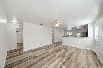 10726 Rimfire Run Ln in San Antonio, TX - Building Photo - Building Photo