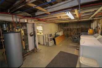 8-10 California Ave, Unit 1 in Bellingham, MA - Building Photo - Building Photo