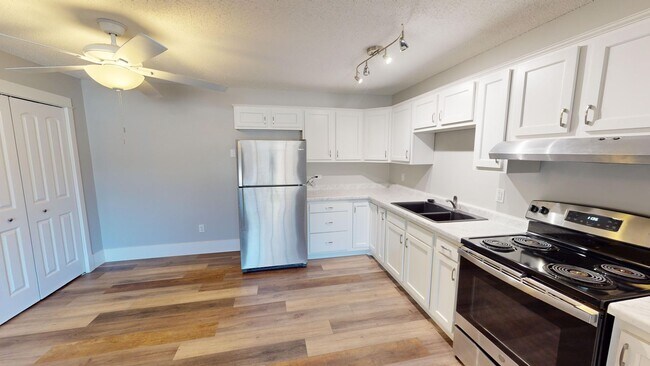 Bethel On Bryant in Renville, MN - Building Photo - Interior Photo