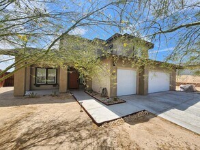 5617 Marine Ave in Twentynine Palms, CA - Foto de edificio - Building Photo