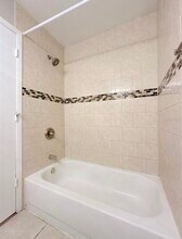 7135 Parkside Villas Dr N, Unit 7135 in St. Petersburg, FL - Foto de edificio - Building Photo