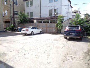 401 W Clay St in Houston, TX - Foto de edificio - Building Photo