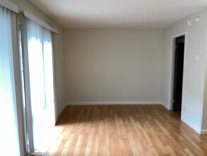 221 Boardwalk Ave in San Bruno, CA - Building Photo - Building Photo