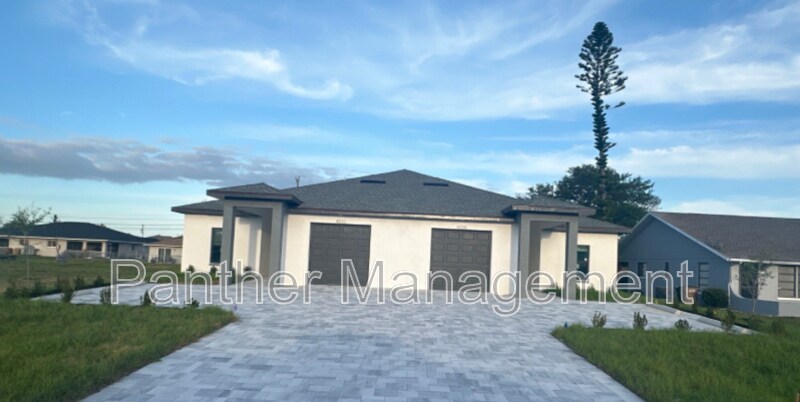 4030 SW 7th Pl in Cape Coral, FL - Building Photo