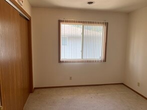 1155 N Indiana St, Unit B in Griffith, IN - Foto de edificio - Building Photo