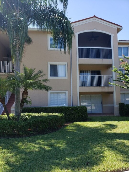 1640 S 42ND Cir in Vero Beach, FL - Building Photo