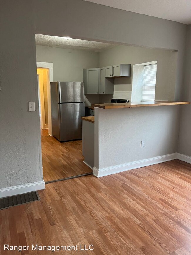 Remodeled 2 Bed 1 Bath in Kansas City, MO - Building Photo - Building Photo