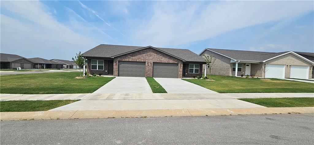 6805 NW Trevy St in Bentonville, AR - Building Photo