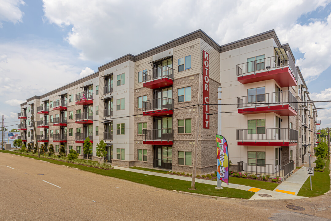 Motor City Apartments in Baton Rouge, LA - Foto de edificio