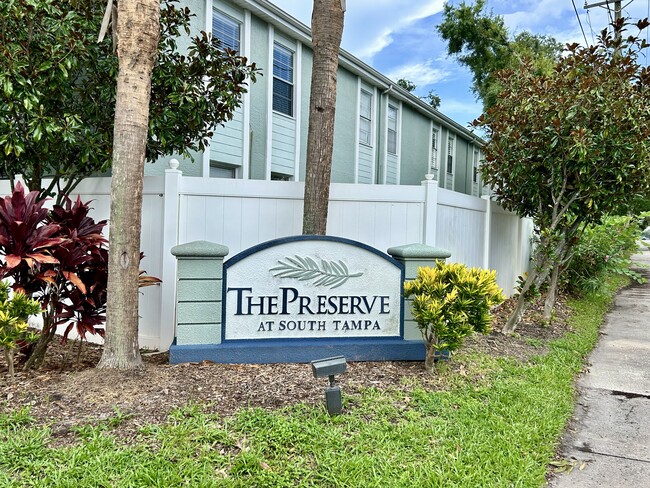 5440 S MacDill Ave in Tampa, FL - Building Photo - Building Photo