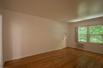 14437 Dickens St, Unit 14437 1/2 in Los Angeles, CA - Building Photo - Building Photo