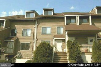 11162 Harbor Ct in Reston, VA - Building Photo - Building Photo