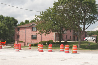 9000 W Oklahoma Ave in West Allis, WI - Building Photo - Building Photo