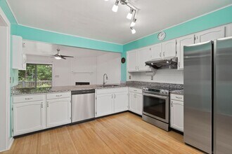 119 Inland View Dr in Newport News, VA - Building Photo - Building Photo
