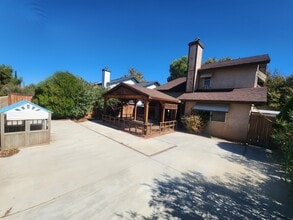 44931 16th St E in Lancaster, CA - Foto de edificio - Building Photo