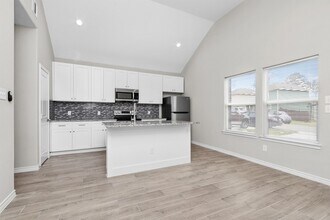 16706 E Hammon in Montgomery, TX - Building Photo - Building Photo