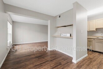 1605 N Willow Rd in Urbana, IL - Building Photo - Building Photo