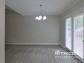 4000 Coopersdale Rd in Charlotte, NC - Building Photo - Building Photo