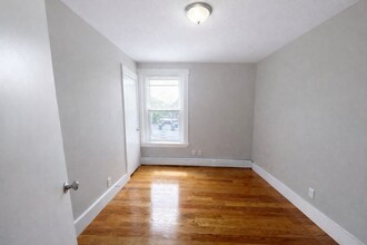 270 Bowdoin St, Unit 3 in Boston, MA - Building Photo - Building Photo