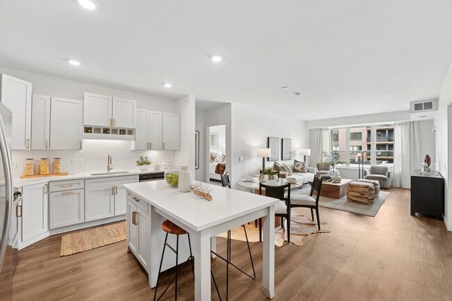 610 West in Brooklyn Park, MN - Building Photo - Building Photo