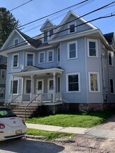 11 Hickok Pl in Burlington, VT - Building Photo - Building Photo