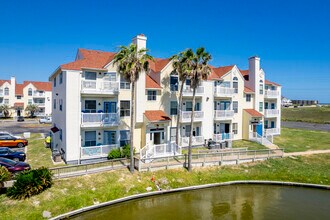 Beach Club in Corpus Christi, TX - Foto de edificio - Building Photo