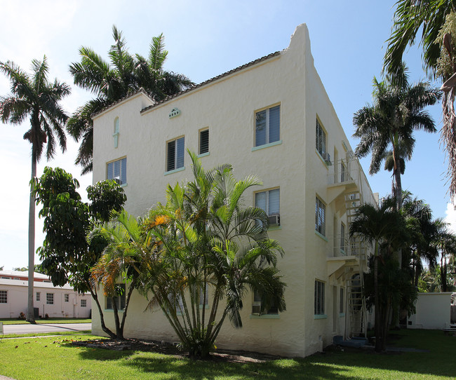 The Avalon in Hollywood, FL - Building Photo - Building Photo