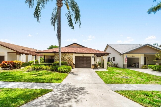 property at 4932 Boxwood Cir