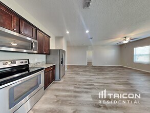15121 Sora St in Mascotte, FL - Building Photo - Building Photo