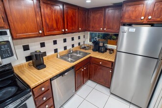 3710 Inverrary Dr, Unit 2R in Lauderhill, FL - Building Photo - Building Photo