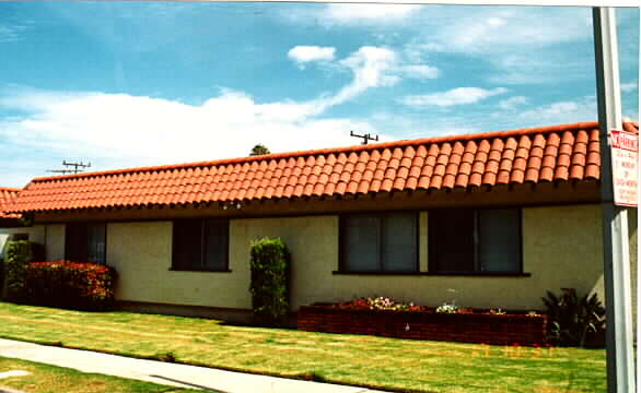 1331-1401 Glenwood Dr in Oxnard, CA - Building Photo - Building Photo