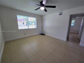 716 NW 14th Way in Fort Lauderdale, FL - Building Photo - Building Photo