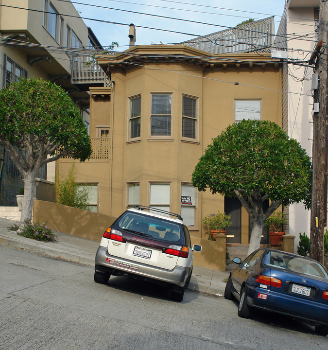 1050-1054 Greenwich St in San Francisco, CA - Building Photo