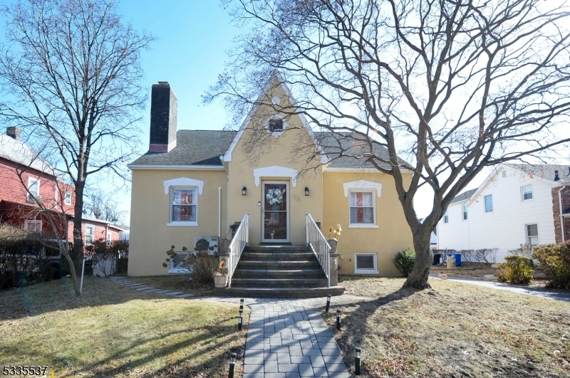 123 Harrison St in Bloomfield, NJ - Building Photo