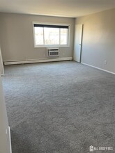 5 Lake Ave in East Brunswick, NJ - Building Photo - Building Photo