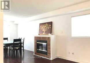 5359 Bullrush Dr in Mississauga, ON - Building Photo - Building Photo